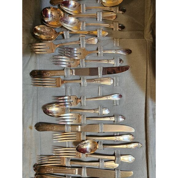 Oneida Complete Set Louisiane Vintage Flatware Set With Original Case MUST SEE - Picture 13 of 16